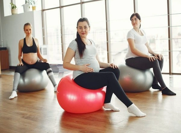 Health News | Prenatal Classes Cut Moms' Depression in Half: Research