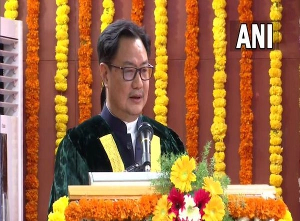 India News | Legal Experts Opine on Union Law Minister's Statement to Prioritize Regional Languages in Indian Courts