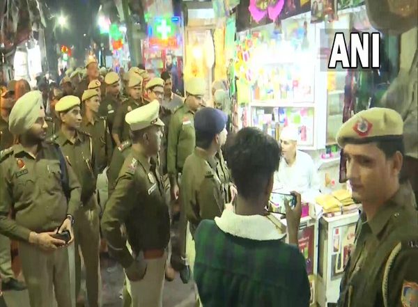 MCD Elections 2022: Delhi Police Conducts Patrolling in Daryaganj, Jama Masjid Areas Ahead of Polls