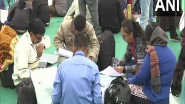 Gujarat Assembly Elections 2022 Phase 2: Polling Parties Gather at EVM Distribution Centre in Gandhinagar