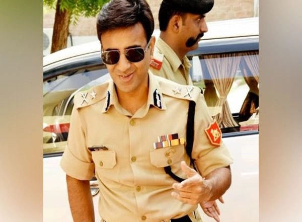 India News | Bihar IPS Officer Amit Lodha, Who Inspired 'Khakee', Charged with Corruption, Suspended