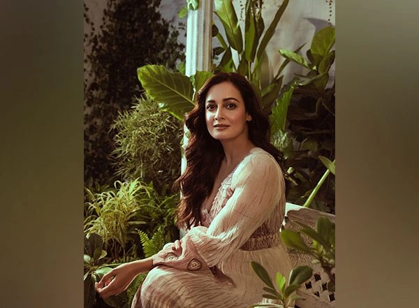 Entertainment News | Anushka Sharma to Shilpa Shetty, Bollywood Celebs Extend Warm Birthday Wishes to Dia Mirza