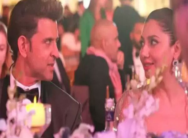 Entertainment News | Hrithik Roshan Spotted with Pakistani Actor Mahira Khan at Red Sea Film Festival