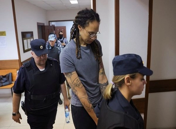 World News | Basketball Star Brittney Griner Returns to US After Prisoner Exchange with Russia