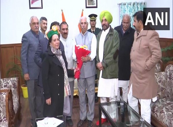 India News | Himachal Pradesh: CM-designate Sukhu Meets Governor, Stakes Claim to Form Government