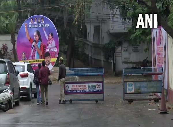 India News | CBI Reaches MLC K Kavitha for Recording Her Statement in Delhi Excise Policy Scam Case