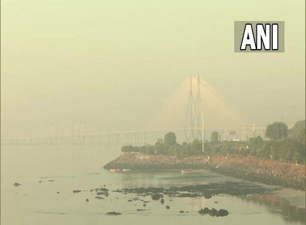India News | Mumbai Witnesses Poor Air Quality with AQI at 211