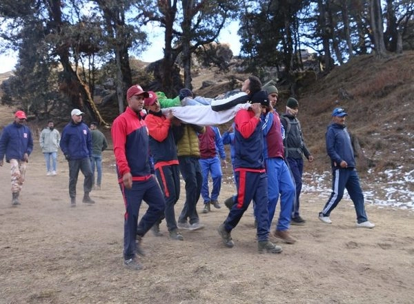 India News | ITBP Rescues Injured Trekker in Uttarakhand's Auli