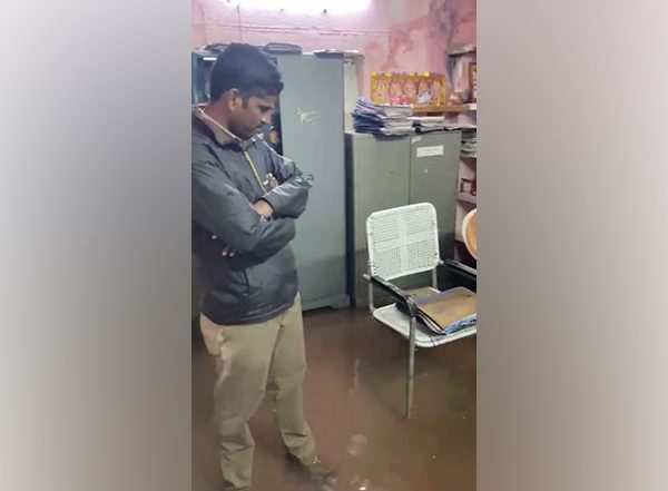 Andhra Pradesh Rains: Heavy Rainfall Triggered by Mandous Cyclone Submerges Police Station in Tirupati
