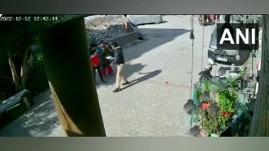 India News | Man Booked in UP's Ghaziabad for Snatching Mobile Phone