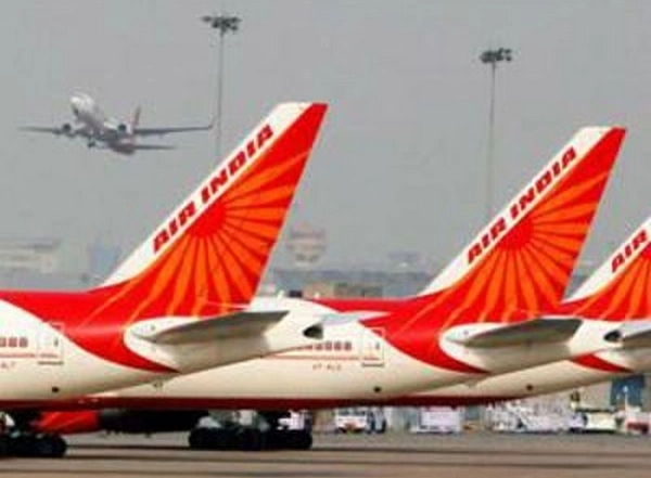 India News | Delhi Airport T3 Congestion: Air India Asks Passengers to Reach 3.5 and 4 Hours Prior to Departures