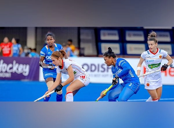 Sports News | Indian Women's Hockey Team Continue Winning Momentum, Beat South Africa 2-0