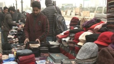 India News | People Throng Kashmir Markets to Buy Warm Clothes to Beat Freezing Cold