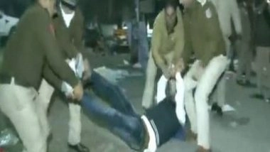 India News | Delhi: Police Release Protestors Demanding Extra Attempt to Clear UPSC Exams