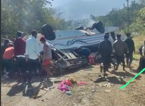 Manipur Road Accident: Seven School Students Killed, Over 40 Injured As Bus Overturns in Noney; PM Narendra Modi Announces Ex-Gratia