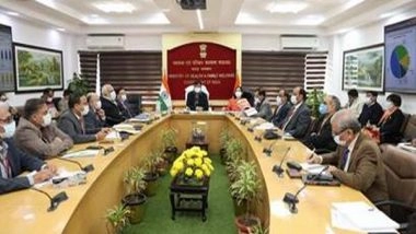 India News | Mansukh Mandaviya Reviews COVID-19 Situation in View of Rising Cases Worldwide, Emphasises Vaccination