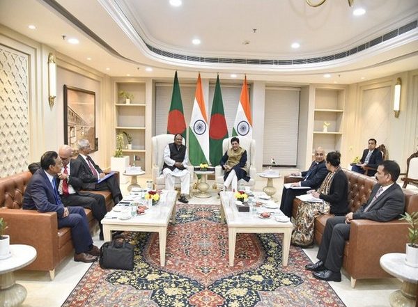 World News | India, Bangladesh Agree to Start Talks for Trade Deal at an Early Date