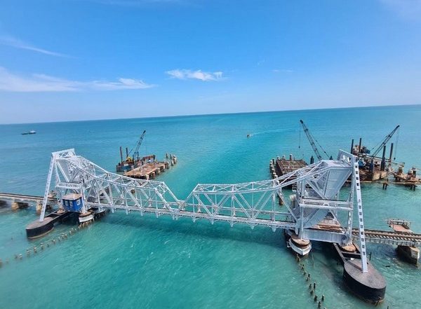 Tamil Nadu: Southern Railway Stops Plying of Trains on Pamban Bridge Due to High-Speed Winds