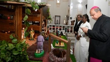 India News | President Murmu Visits Sacred Heart Cathedral in Delhi, Offers Prayers Ahead of Christmas