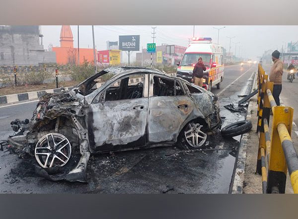 Rishabh Pant Car Crash Spot Video! Indian Cricketer Hospitalised After Major Accident on Delhi-Dehradun Highway