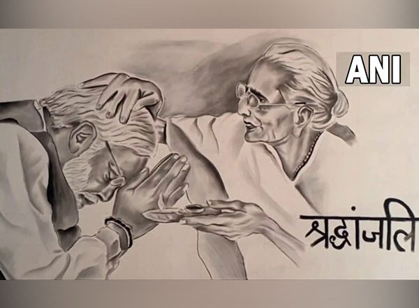 Heeraben Modi Dies: Artist Zuhaib Khan Draws Sketch of PM Narendra Modi's Mother in Amroha to Pay Homage (See Pics)