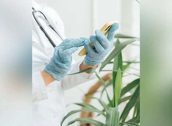 UK Hospital Mistakenly Texts Patients They Have Cancer, Instead of Wishing ‘Merry Christmas’