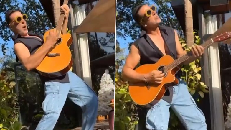 Akshay Kumar Turns Guitarist As He Parties in Goa on the Occasion of Christmas 2022 (Watch Video)