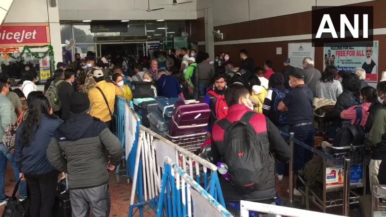 West Bengal: Passengers Left Stranded After Three Flights Cancelled, Several Others Delayed at Bagdogra Airport Due to Extreme Fog (See Pics)