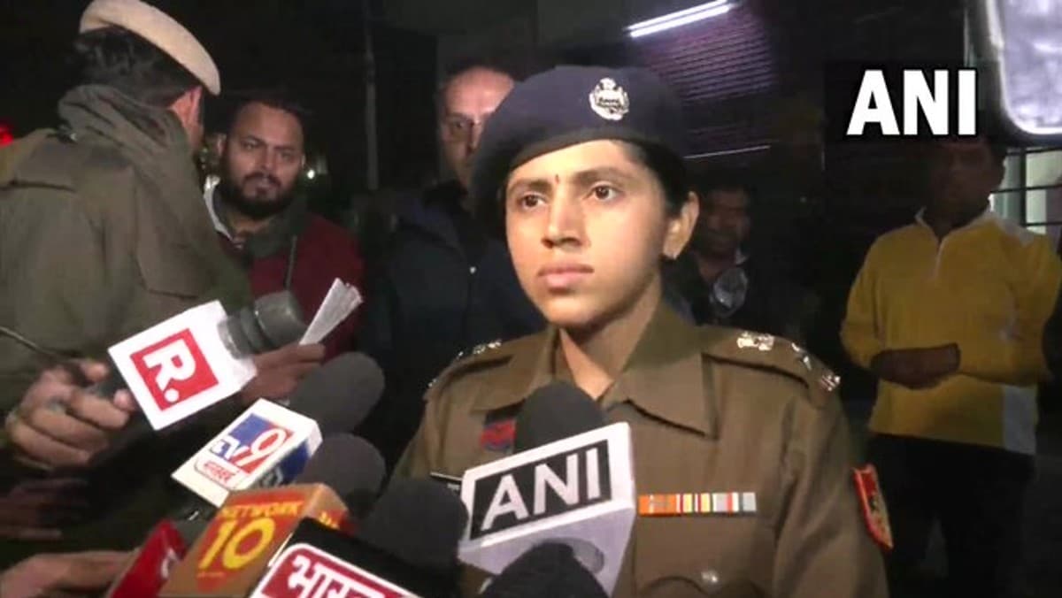 Gym Owner Shot Dead by Three Unidentified Men in Preet Vihar, Watch CCTV Video