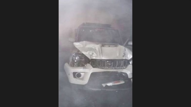 Haryana Deputy CM Dushyant Chautala’s Convoy Car Meets With Accident in Dhandhoor Village Near Sirsa Due to Heavy Fog (Watch Video)