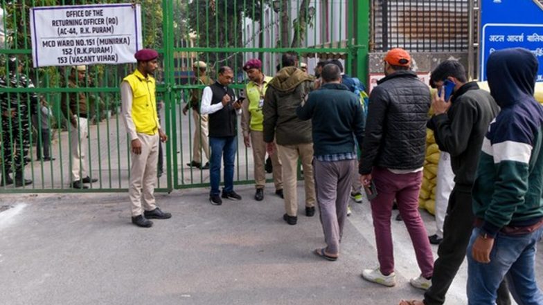 MCD Elections 2022: Delhi Winter Casts Its Spell Over Morning Voting Trends, 9% Voter Turnout Recorded Till 10:30 AM for Municipal Corporation Polls