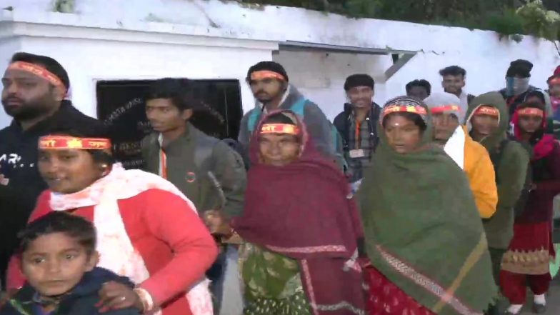 New Year 2023: Devotees Throng Mata Vaishno Devi Shrine in Jammu and Kashmir’s Katra Ahead of New Year’s Eve, See Pics