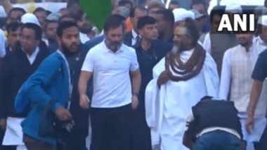 Bharat Jodo Yatra: Controversial Godman 'Computer Baba' Takes Part in Padyatra, Interacts with Rahul Gandhi; BJP Targets Congress