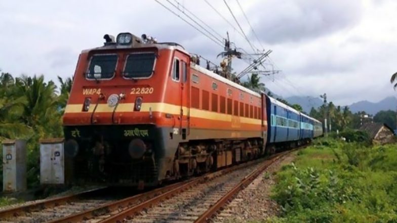 Uttar Pradesh Shocker: Couple Dies by Suicide by Jumping Before Moving Train Over Trivial Dispute in Kanpur