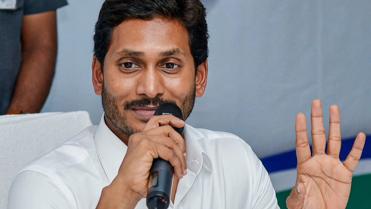 India News Ys Jagan Mohan Reddy Asks Officials To Provide Basic Infrastructure In Jagananna