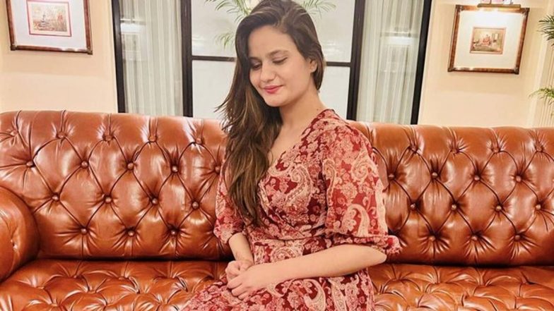 Honey-Trap Case: Police Freeze Two Bank Accounts of YouTuber Namra Qadir for Threatening Businessman in Fake Rape Case - Vimarsana News
