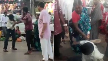 Karnataka: Drunk Man Beaten With Slippers for Misbehaving With Women in Dharwad (Watch Video)