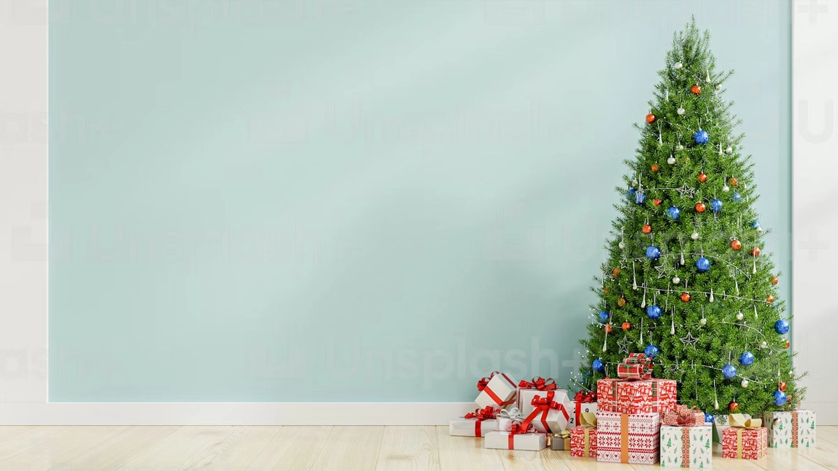 Festivals & Events News Here's How To Decorate Your Xmas Tree Like A