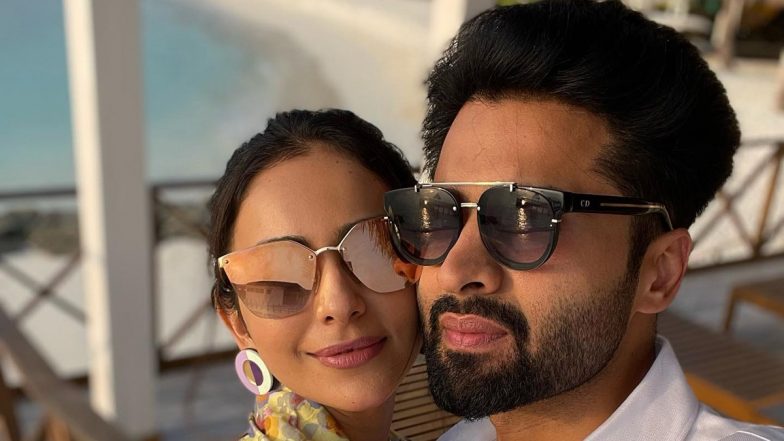 Rakul Preet Singh Wishes Beau Jackky Bhagnani on His Birthday With Cuddly Pic on Insta, Calls Him 'Best Gift' (View Post)