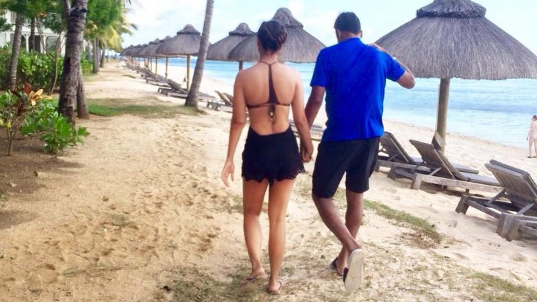 Lara Dutta Takes a Walk With Her ‘Favourite Adult Human Being’ Mahesh Bhupati by the Beach (View Pic)