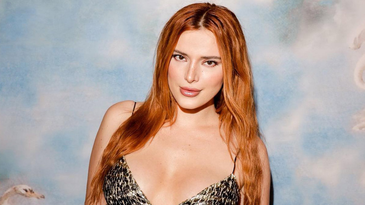 kapsel kamp toekomst Bella Thorne Reveals Disney Channel Almost Fired Her for Wearing Bikini On  The Beach At Age 14 | 🎥 LatestLY