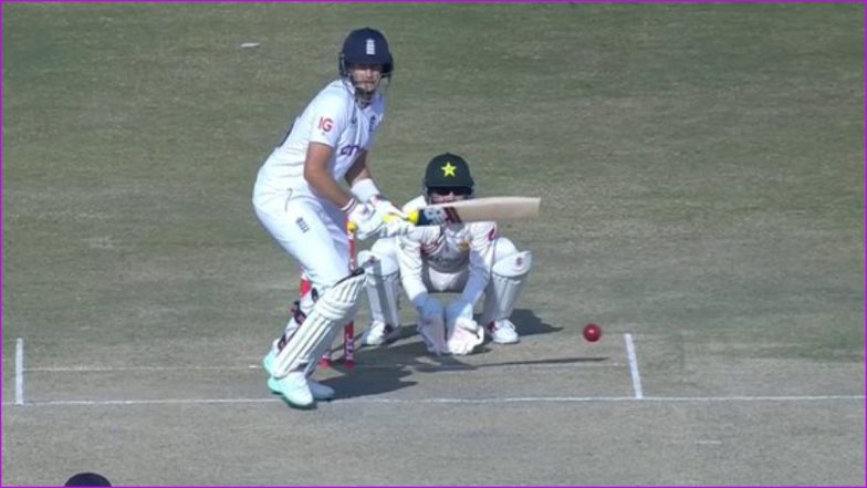 Joe Root Bats Left Handed on Day 4 of Pakistan vs England Rawalpindi Test (Watch Video)