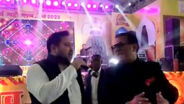 Tejashwi Yadav Sings Bollywood Song in Aurangabad, Video of Bihar Deputy CM Singing With Abhijeet Bhattacharya in Deo Goes Viral