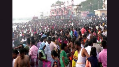 Thai Amavasai 2023: Over Two Lakh Devotees Take Holy Dip in Agnitheertham Sea in Tamil Nadu