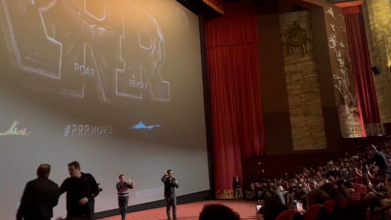 RRR: JJ Abrams Introduces SS Rajamouli to Audience in Theatre As They Get Ready To View His Epic Drama Film (Watch Video)