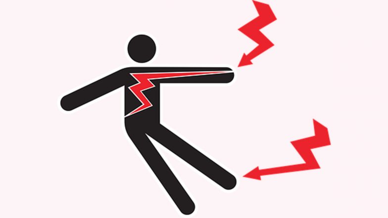 Girl Dies of Electric Shock While Charging Mobile Phone in UP: 12-Year-Old Mansi Electrocuted To Death After Touching Live Wire While Putting Phone on Charge in Ballia