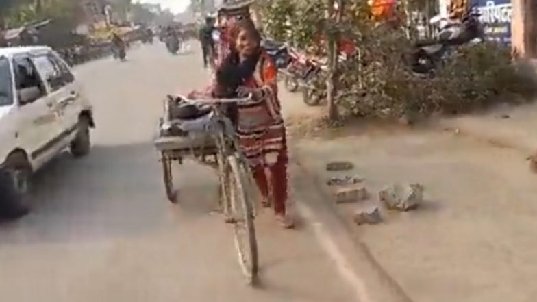 Uttar Pradesh: Daughter Forced To Take Ill Father to Hospital on Handcart With No Ambulance Available in Raebareli