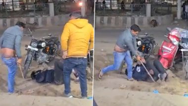 UP Shocker: Youth Mercilessly Beaten With Iron Rod on Agra Road, Robbed of Rs 4,500 by Two in Public View (Watch Video)