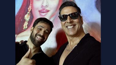 Selfiee Stars Akshay Kumar and Emraan Hashmi Click a Selfie With Aishwarya Rai Bachchan's Poster (View Pic)