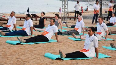 G20 Delegates, MoS Bharati Pravin Attend Yoga Session on Day 2 of Health Working Group Meeting Under India's Presidency (See Pics and Video)